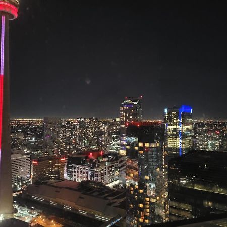 Two Bd Cn Tower And Lake Ontario View 多伦多 外观 照片