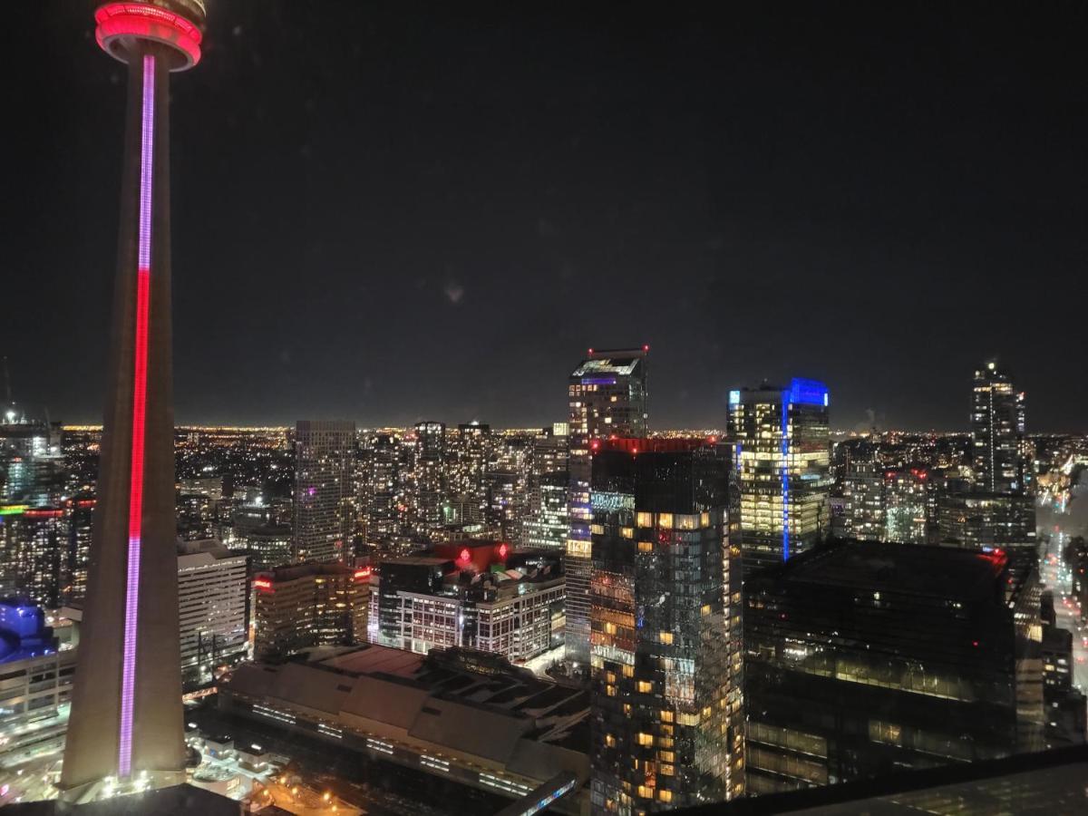 Two Bd Cn Tower And Lake Ontario View 多伦多 外观 照片