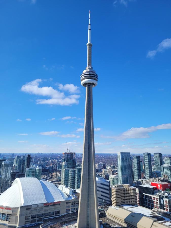 Two Bd Cn Tower And Lake Ontario View 多伦多 外观 照片